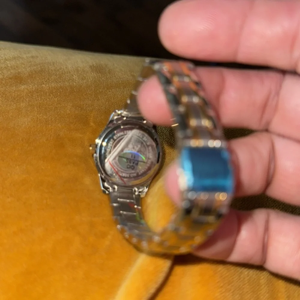NWOT OLEVS Quartz Women’s Watch